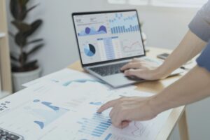 Analiza danych sprzedażowych za pomocą narzędzi Business Intelligence