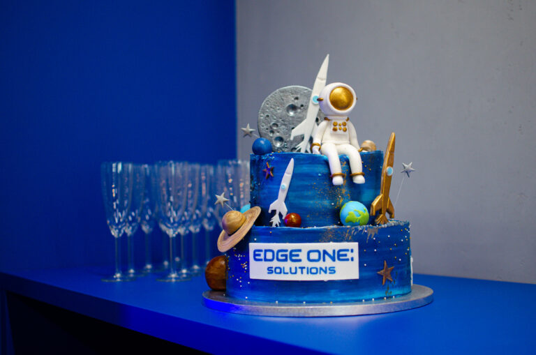kosmiczny tort w edge1s